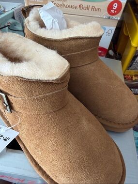 PAWZ Brown Suede Ankle Boots